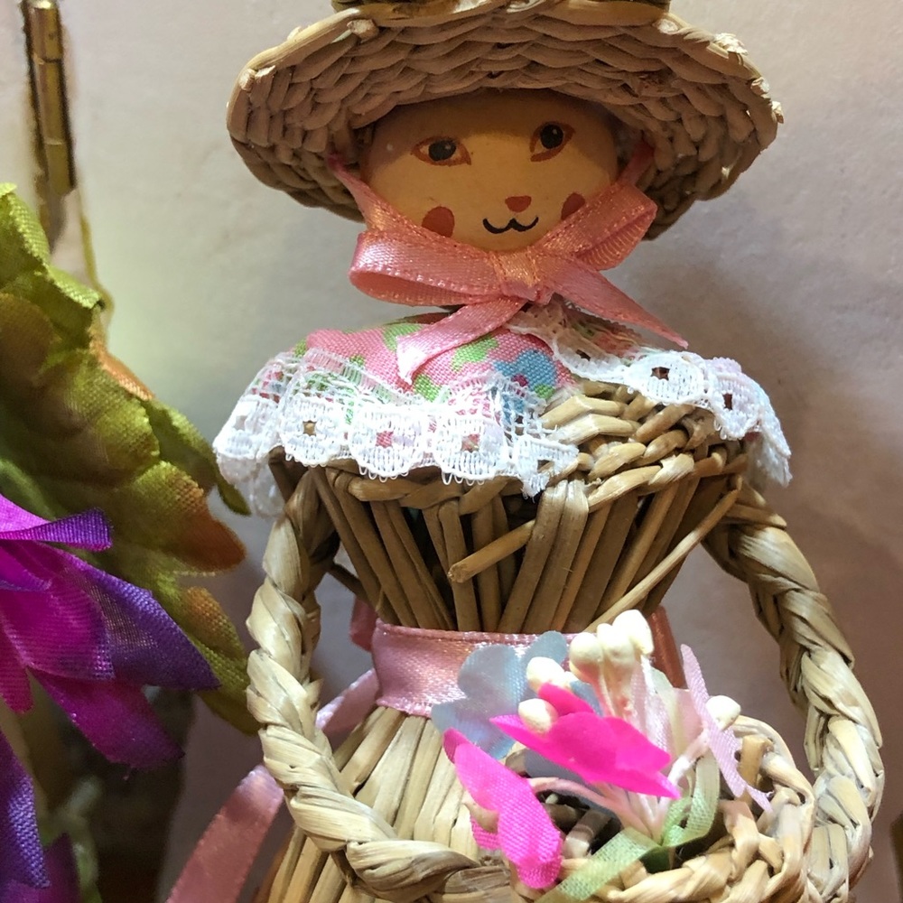 Avon The Gift Collection Straw Bunny Pomander Stored In Original Opened Box